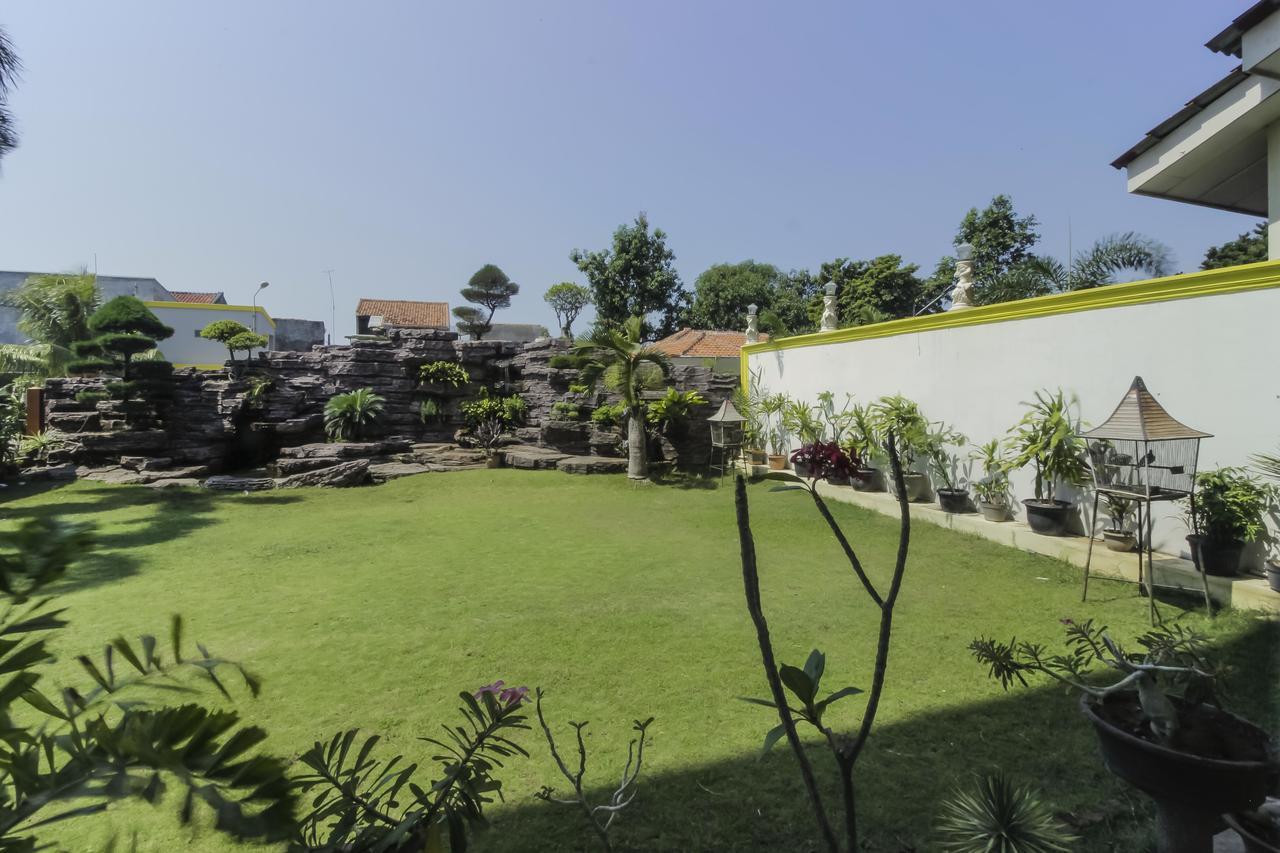 Reddoorz Plus Near Grage City Mall Cirebon Exterior photo